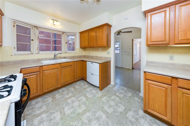 1645 Allen Avenue, Glendale, CA 91201