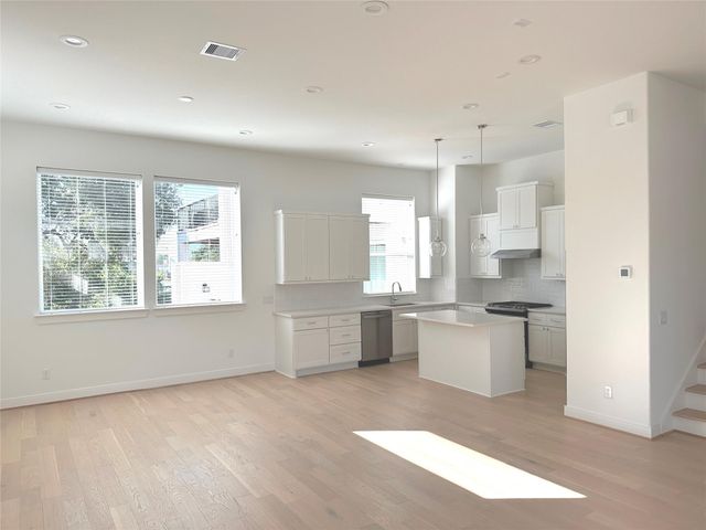 4619 Maxie Street, Houston, TX 77007