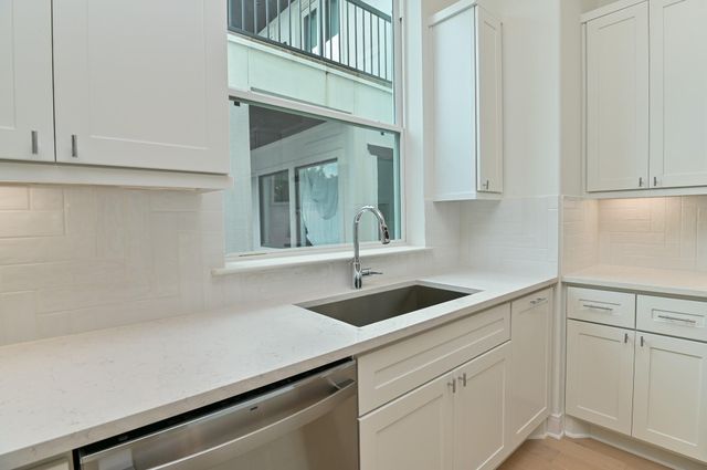 4619 Maxie Street, Houston, TX 77007