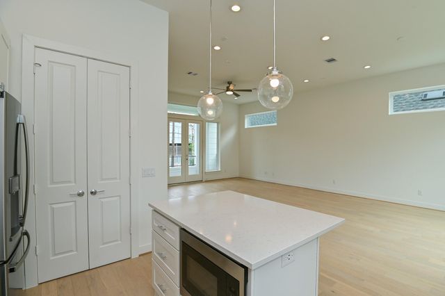 4619 Maxie Street, Houston, TX 77007