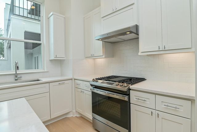 4619 Maxie Street, Houston, TX 77007