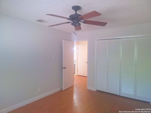 8842 THATCH DR, San Antonio, TX 78240