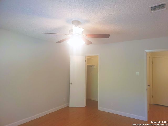 8842 THATCH DR, San Antonio, TX 78240