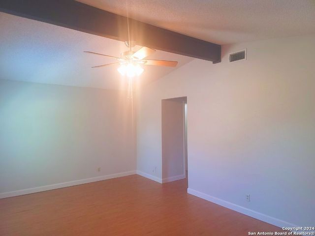 8842 THATCH DR, San Antonio, TX 78240