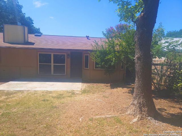 8842 THATCH DR, San Antonio, TX 78240