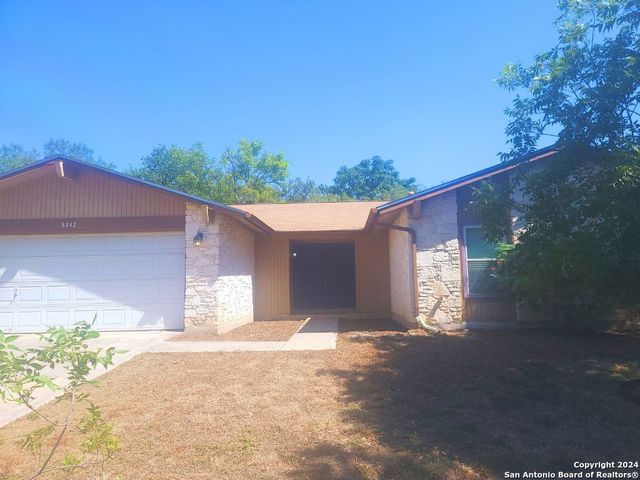 8842 THATCH DR, San Antonio, TX 78240
