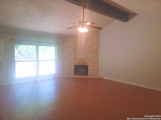 8842 THATCH DR, San Antonio, TX 78240