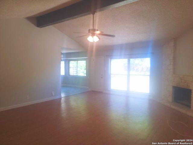 8842 THATCH DR, San Antonio, TX 78240