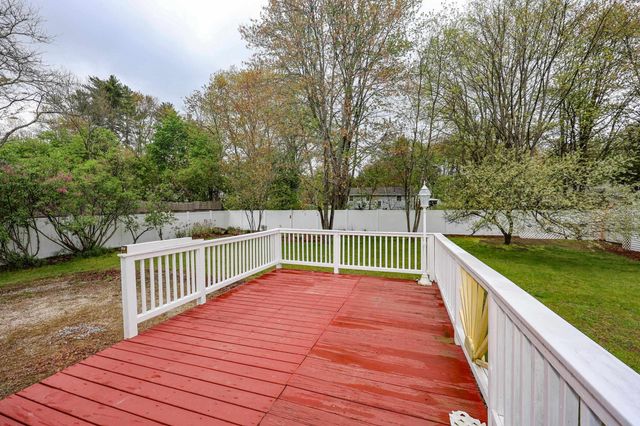 15 Raymond Drive, Merrimack, NH 03054