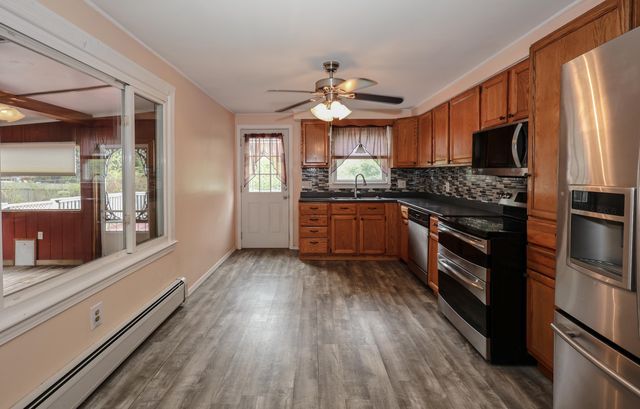 15 Raymond Drive, Merrimack, NH 03054