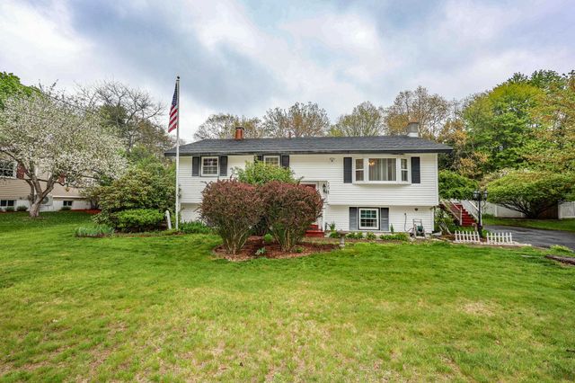 15 Raymond Drive, Merrimack, NH 03054
