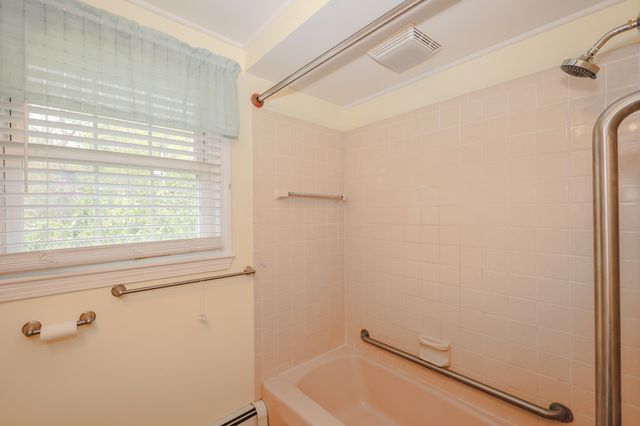 15 Raymond Drive, Merrimack, NH 03054