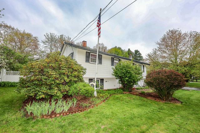 15 Raymond Drive, Merrimack, NH 03054