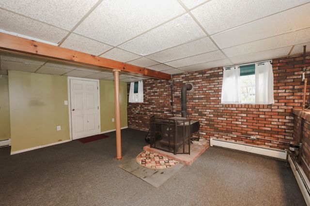 15 Raymond Drive, Merrimack, NH 03054
