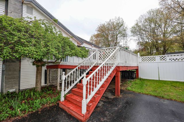 15 Raymond Drive, Merrimack, NH 03054