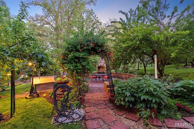 1204 Stablestone Lane, Columbia, MO 65201