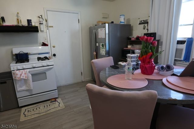 617 N 8Th St, Newark City, NJ 07107