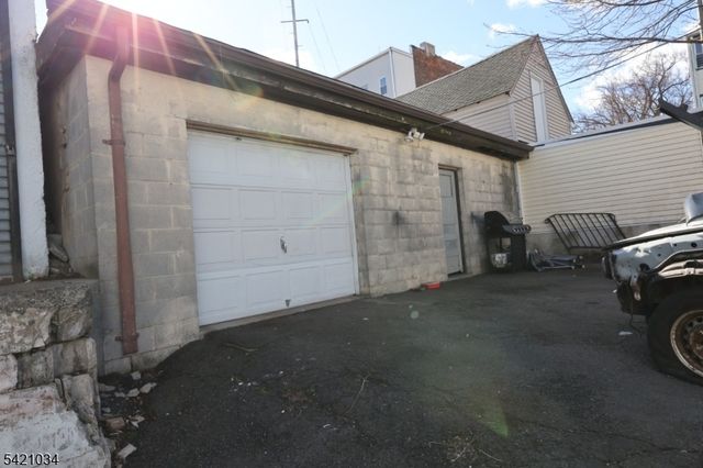 617 N 8Th St, Newark City, NJ 07107