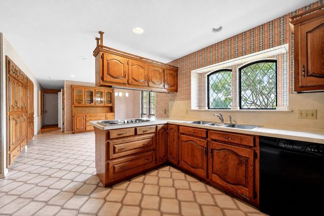 108 Heatherstone Circle, Kaufman, TX 75142