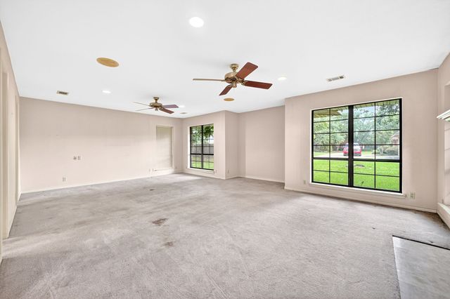 108 Heatherstone Circle, Kaufman, TX 75142