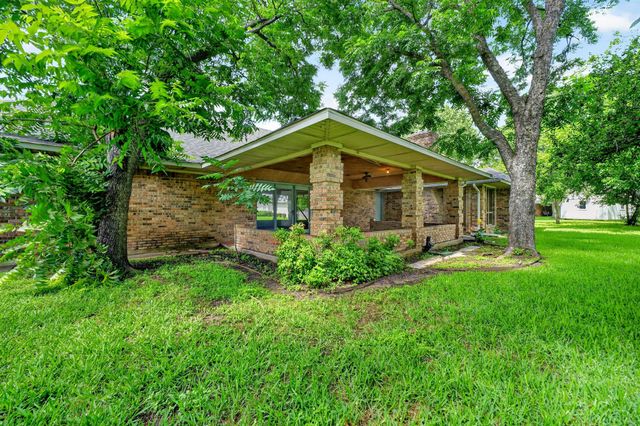 108 Heatherstone Circle, Kaufman, TX 75142