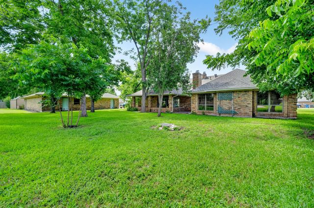 108 Heatherstone Circle, Kaufman, TX 75142