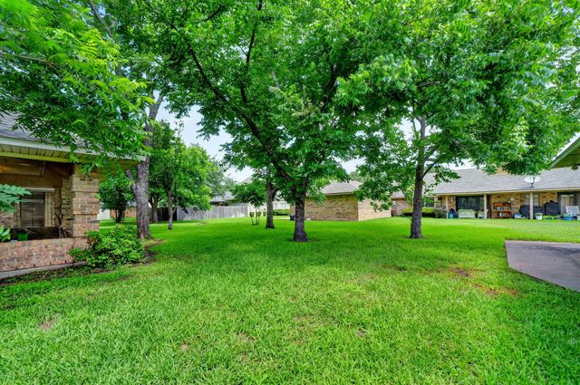 108 Heatherstone Circle, Kaufman, TX 75142