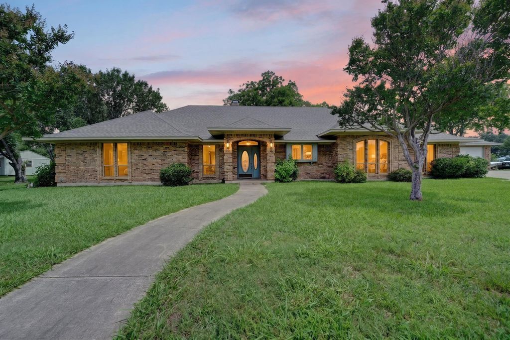 108 Heatherstone Circle, Kaufman, TX 75142