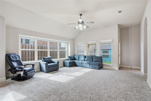 803 Lakeview Drive, Alvarado, TX 76009