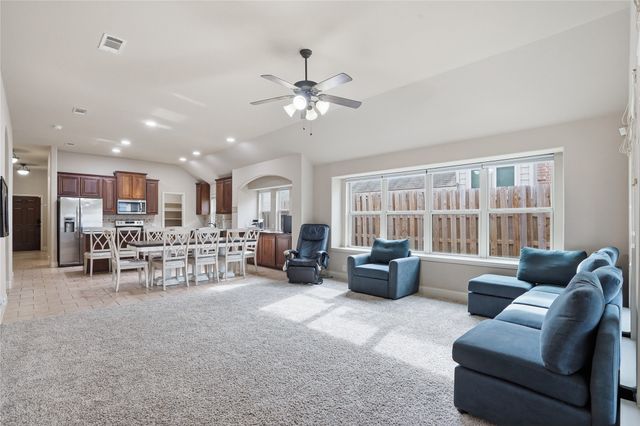 803 Lakeview Drive, Alvarado, TX 76009