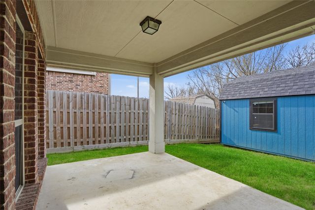 803 Lakeview Drive, Alvarado, TX 76009