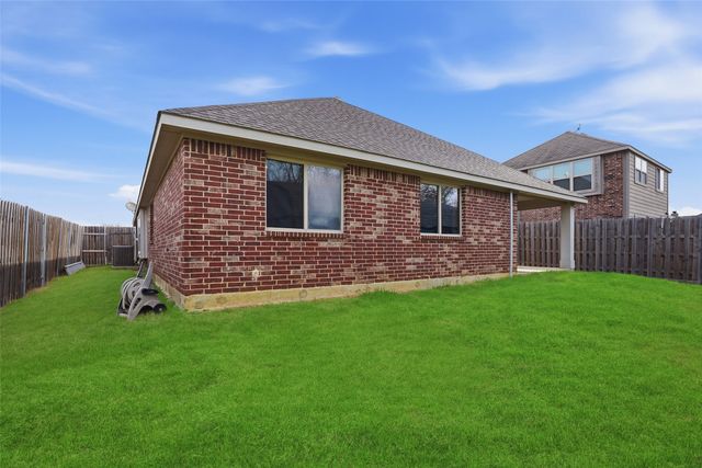 803 Lakeview Drive, Alvarado, TX 76009