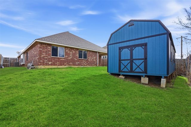 803 Lakeview Drive, Alvarado, TX 76009