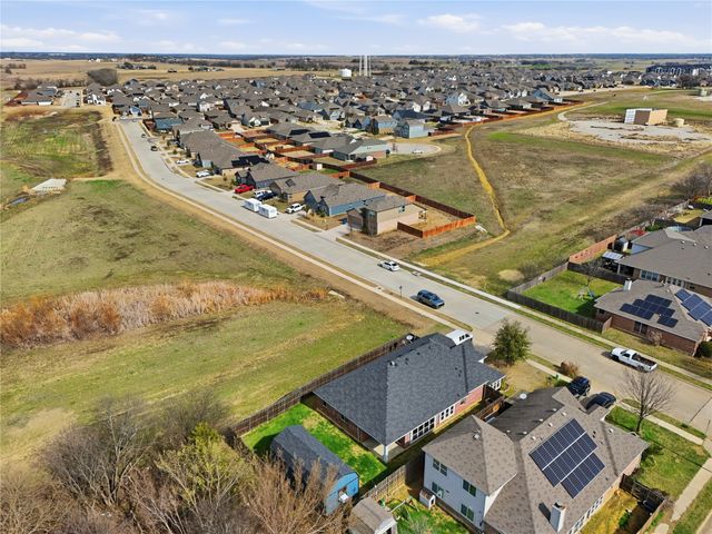 803 Lakeview Drive, Alvarado, TX 76009