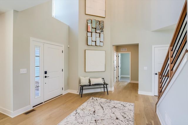 200 Piper Glen Avenue, Oswego, IL 60543