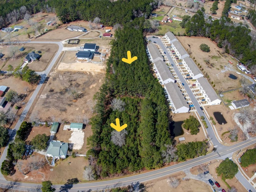 Image 1 of property listing at 00 E Butternut Road, Summerville, SC 29483