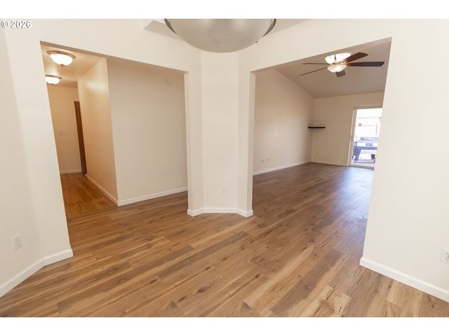 4659 Se RED CHERRY Ct, Salem, OR 97317