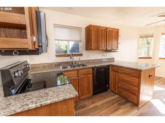 4659 Se RED CHERRY Ct, Salem, OR 97317