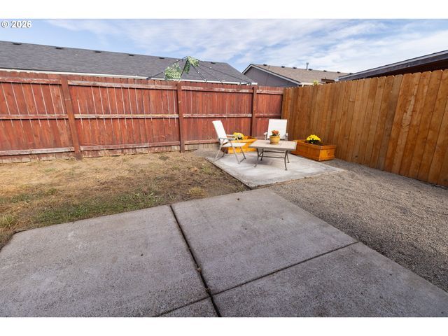 4659 Se RED CHERRY Ct, Salem, OR 97317