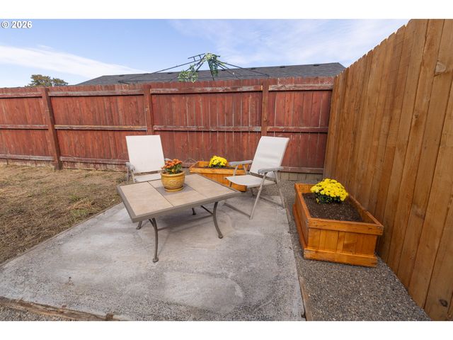 4659 Se RED CHERRY Ct, Salem, OR 97317