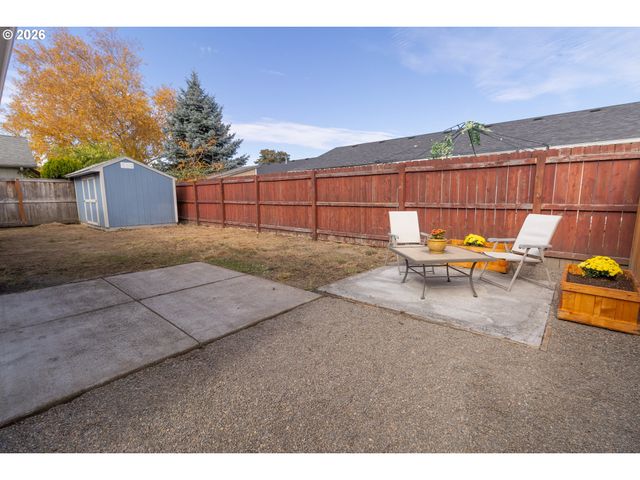 4659 Se RED CHERRY Ct, Salem, OR 97317