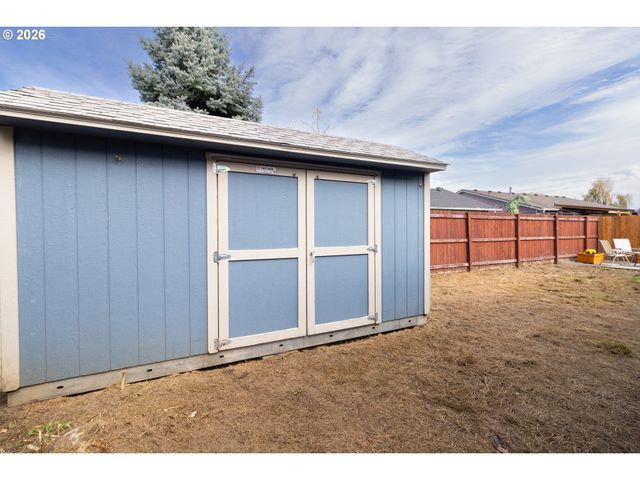 4659 Se RED CHERRY Ct, Salem, OR 97317