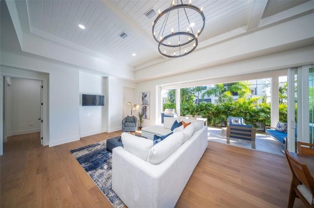 2420 FLOYD STREET, Sarasota, FL 34239