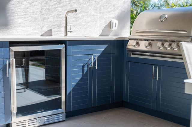 2420 FLOYD STREET, Sarasota, FL 34239