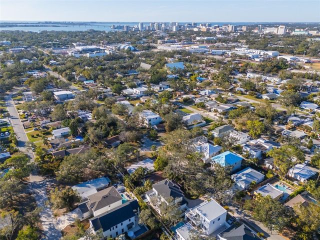 2420 FLOYD STREET, Sarasota, FL 34239