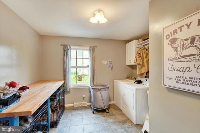 1649 LILAC RD, York, PA 17408