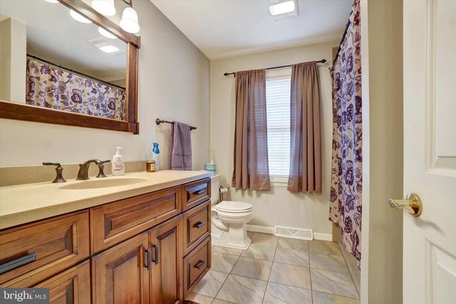 1649 LILAC RD, York, PA 17408