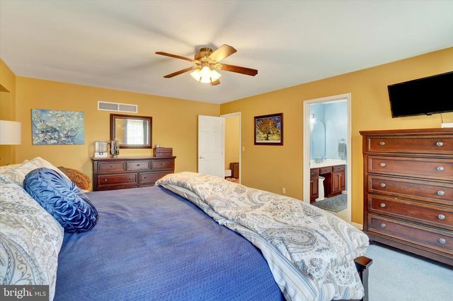 1649 LILAC RD, York, PA 17408