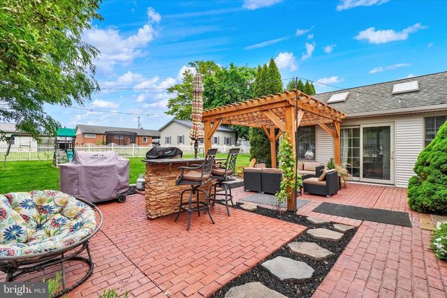 1649 LILAC RD, York, PA 17408