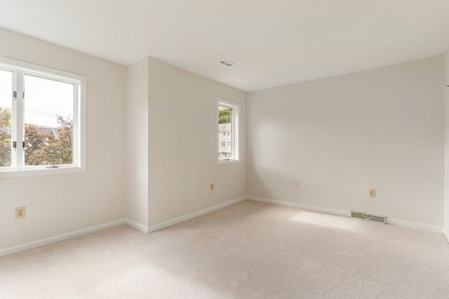 1005 Sherwood Forest Lane 1005, Saugus, MA 01906